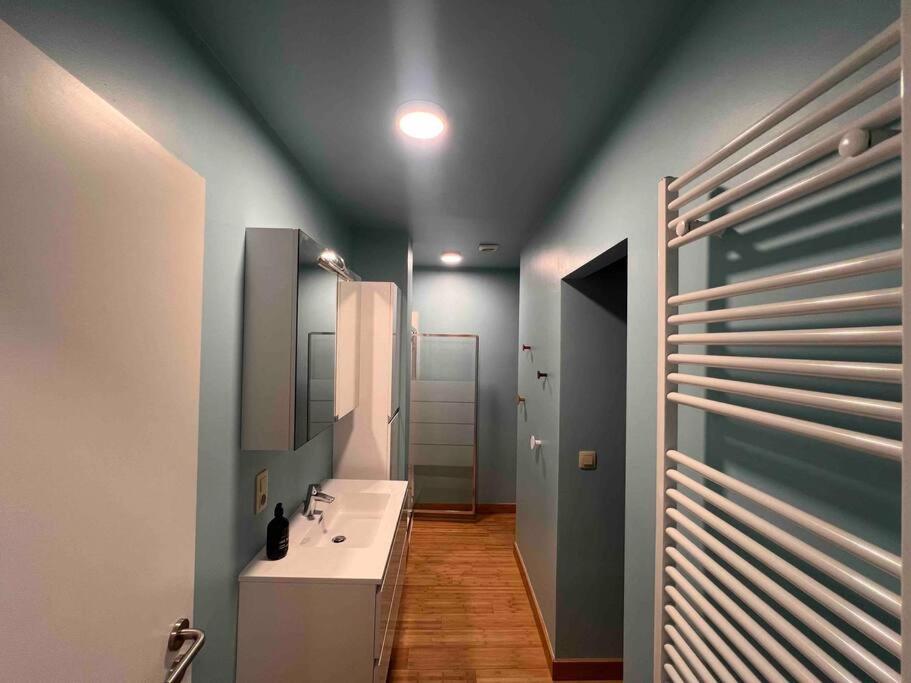 Le Retro Chic - Grand Duplex Pour 6 Dans Le Centre Apartment Liege Bagian luar foto